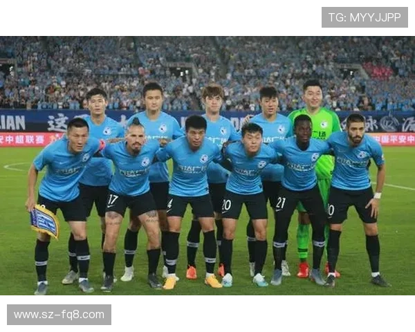 齐达内展示足球之美，战术大师如何用技术风格影响比赛格局