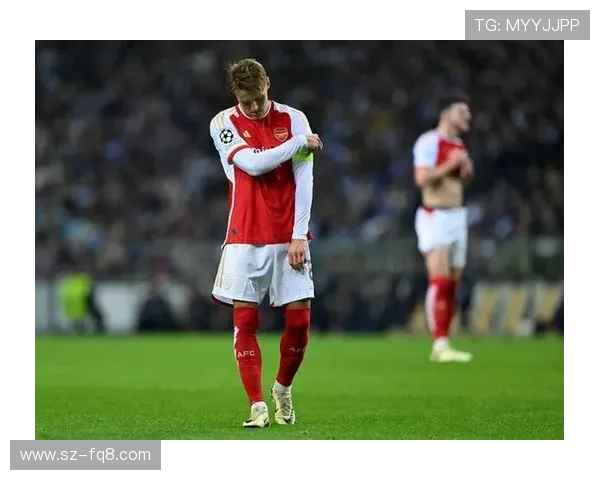 赖斯与队友默契配合，球队表现稳健迎来新一轮胜利走势