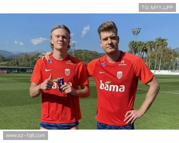 苏亚雷斯与哈兰德:全能中锋和终结机器的时代差异解析 苏亚雷斯与哈兰德:全能中锋和终结机器的时代差异解析