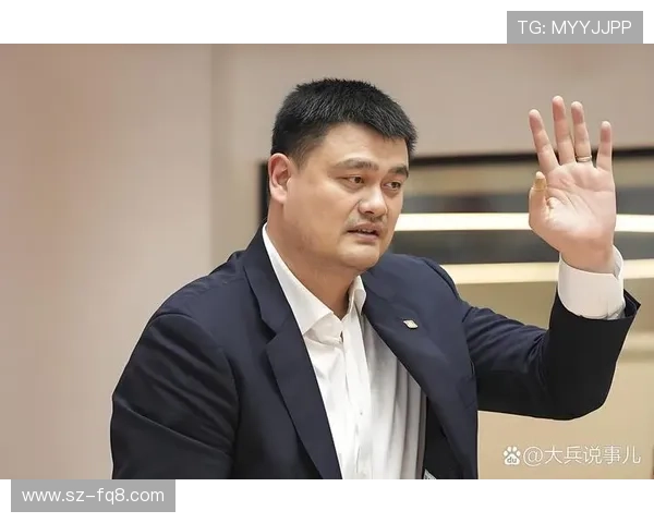 姚明球场上像巨人，生活中竟然这么宠娃，真是不一般啊